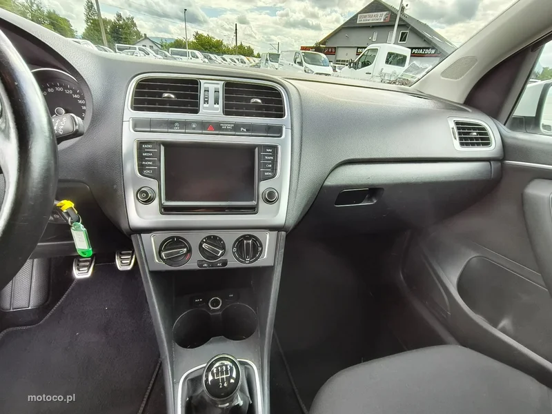 Volkswagen Polo V 6R 12