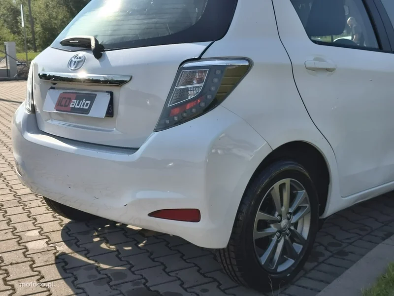 Toyota Yaris XP130 15