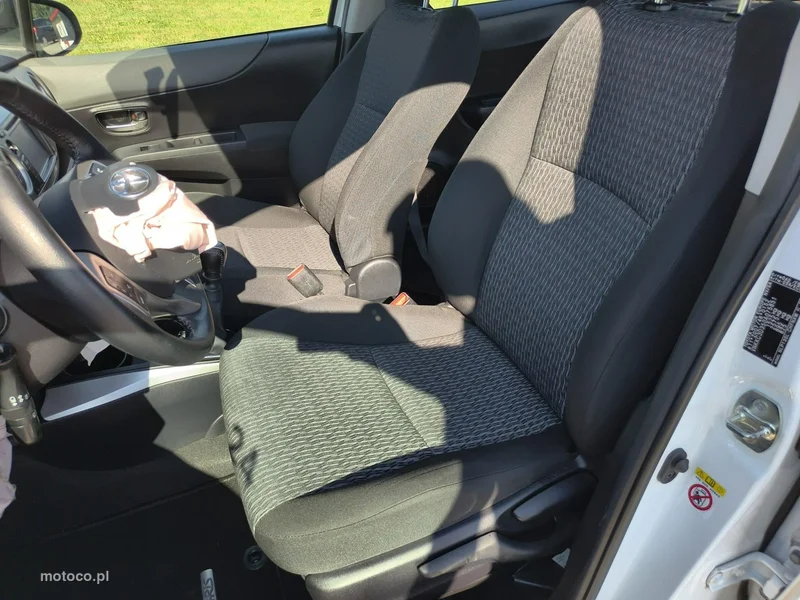 Toyota Yaris XP130 7