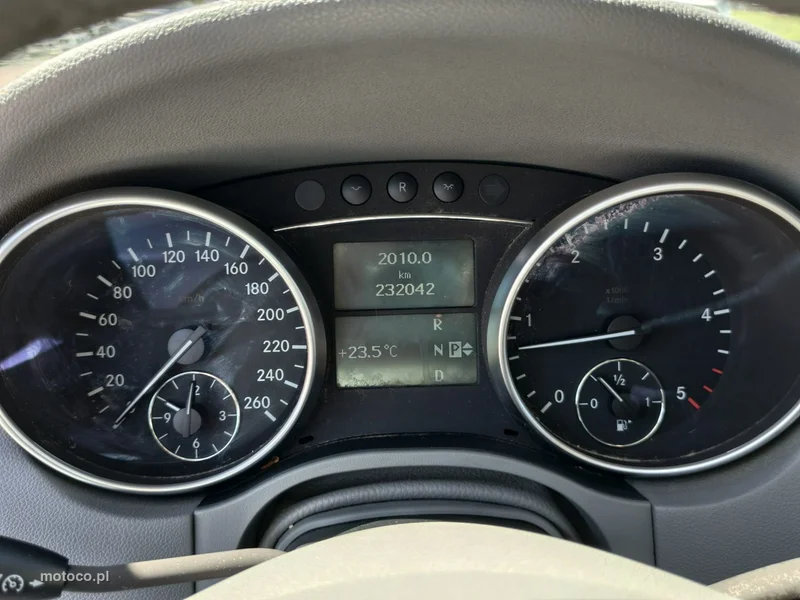 Mercedes-Benz ML W164 320 14