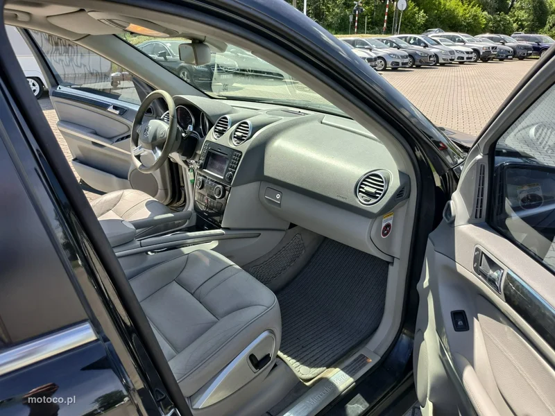 Mercedes-Benz ML W164 320 15