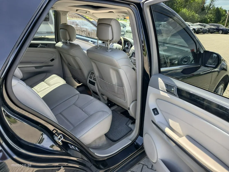 Mercedes-Benz ML W164 320 16