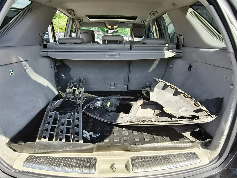 Mercedes-Benz ML W164 320 18