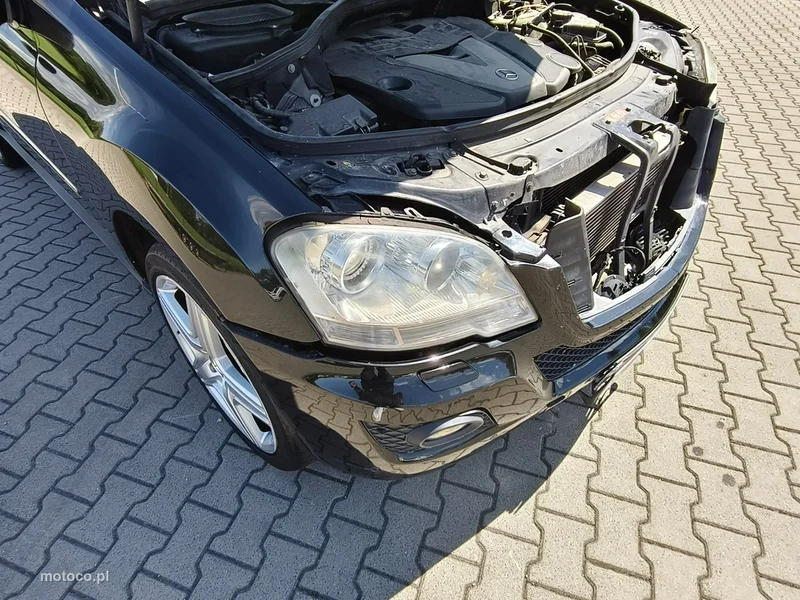 Mercedes-Benz ML W164 320 23