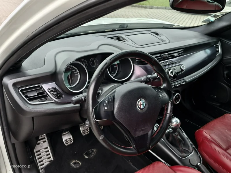 Alfa Romeo Giulietta 12