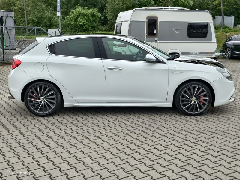 Alfa Romeo Giulietta 8