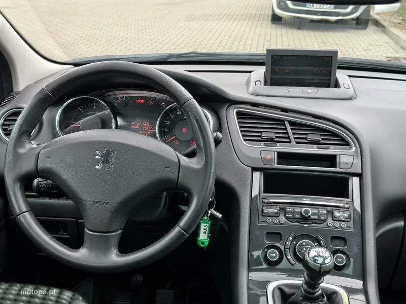 Peugeot 5008 12