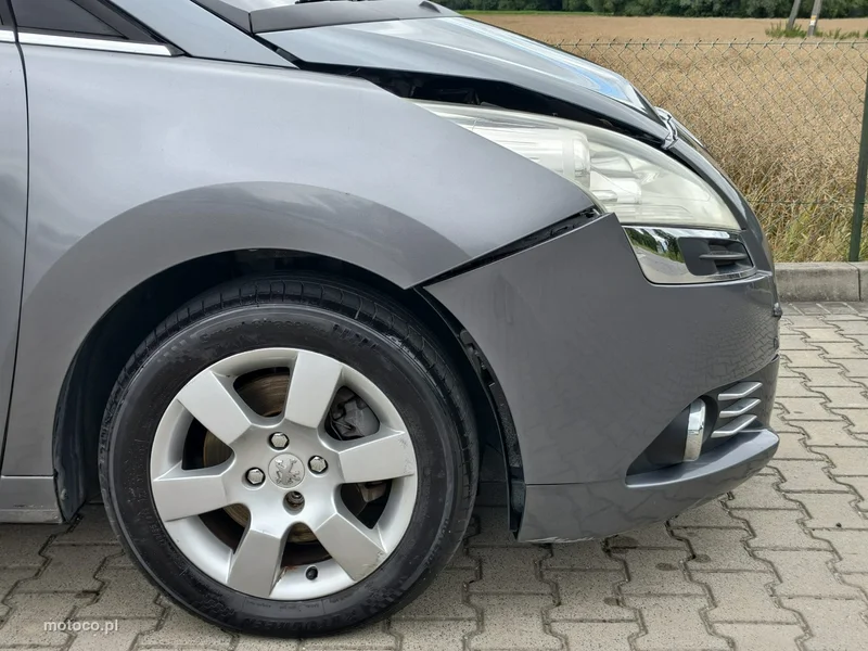 Peugeot 5008 24