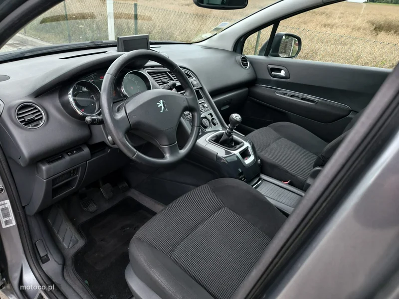Peugeot 5008 9
