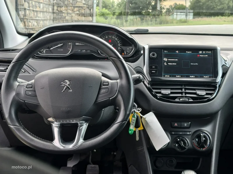 Peugeot 208 12