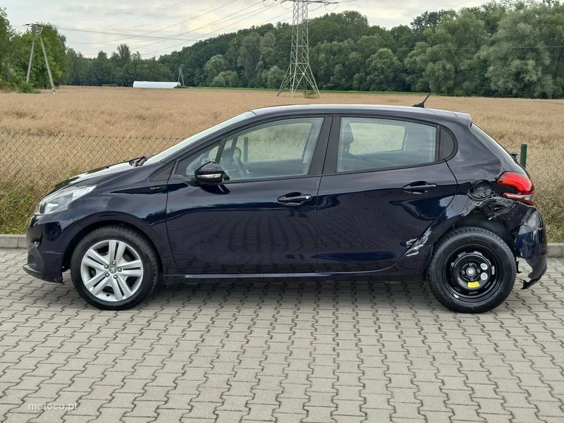 Peugeot 208 4
