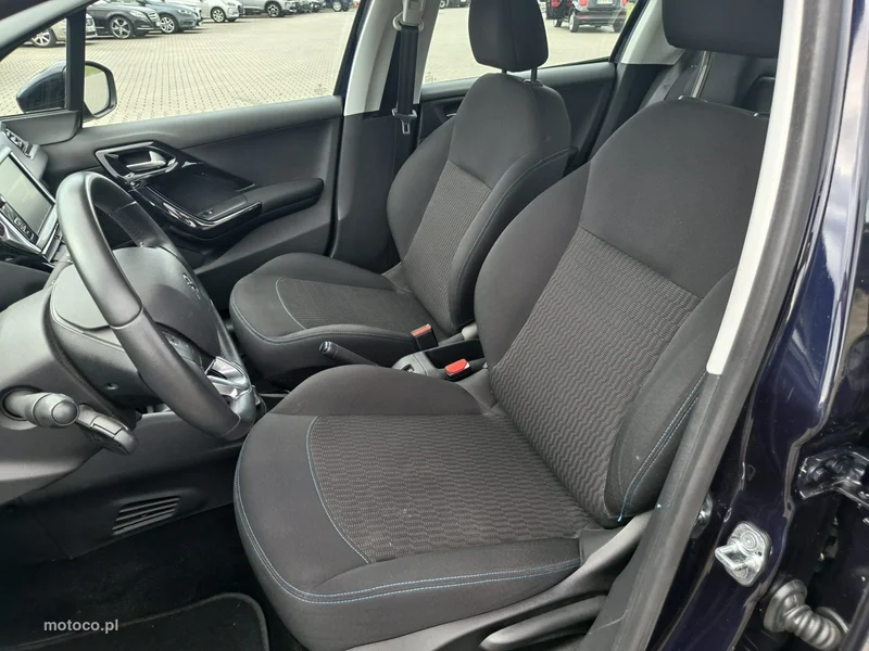 Peugeot 208 9