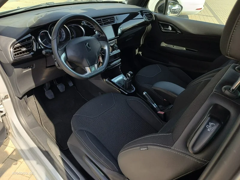 DS Automobiles DS 3 10