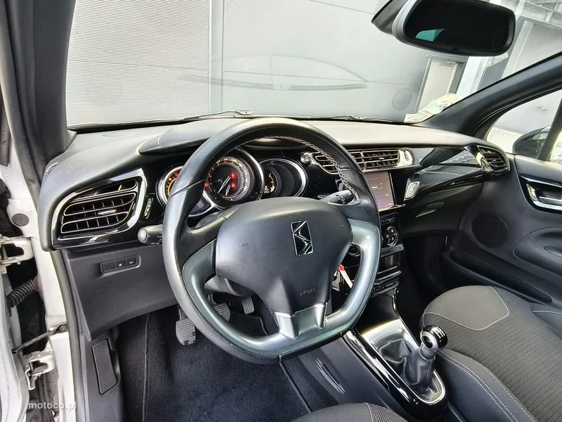 DS Automobiles DS 3 10