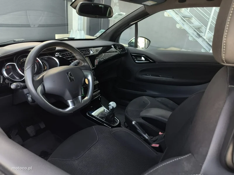 DS Automobiles DS 3 10
