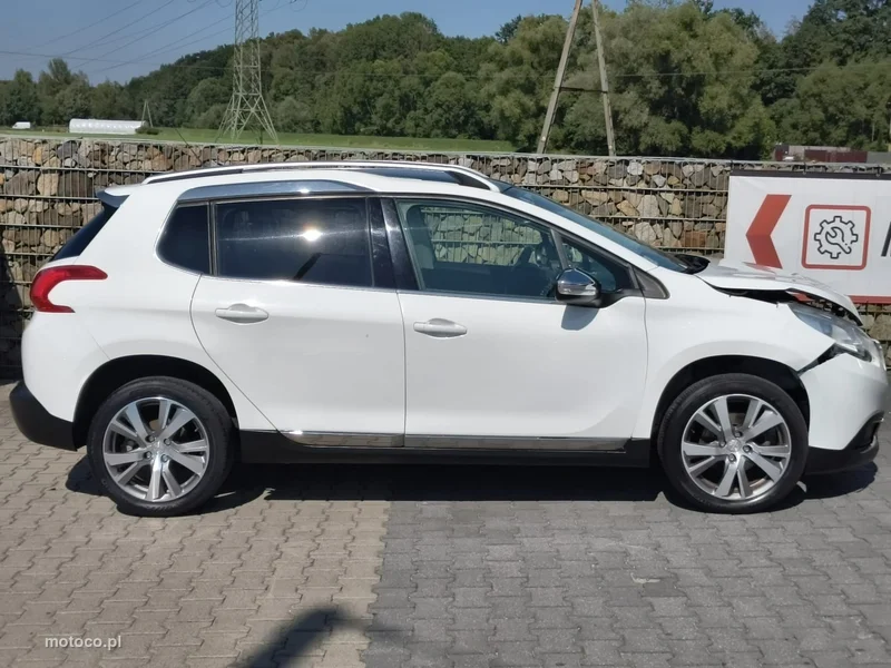 Peugeot 2008 8