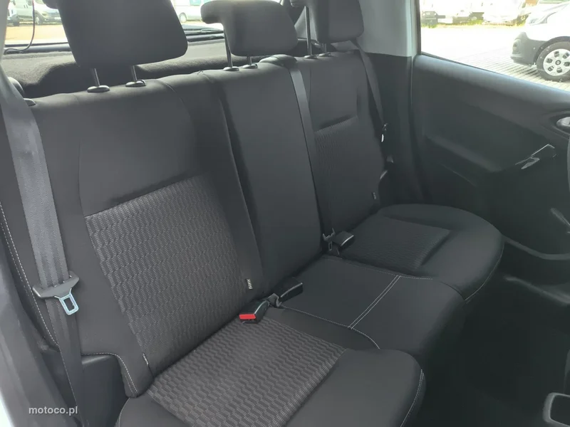 Peugeot 208 16