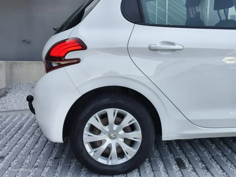 Peugeot 208 21