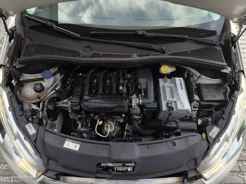 Peugeot 208 25