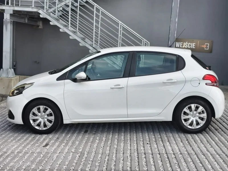 Peugeot 208 4