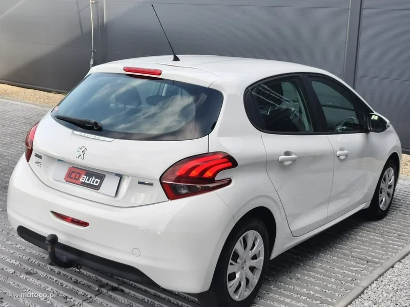 Peugeot 208 7