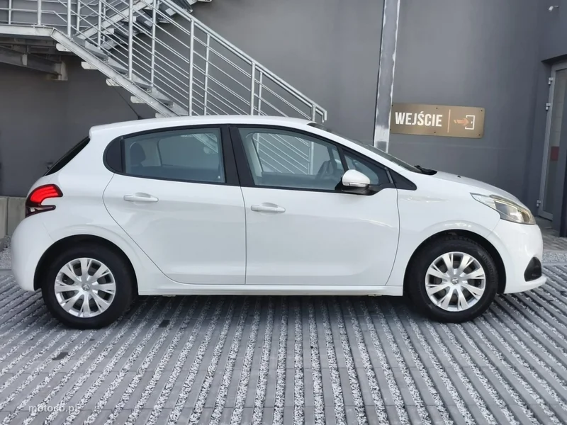 Peugeot 208 8