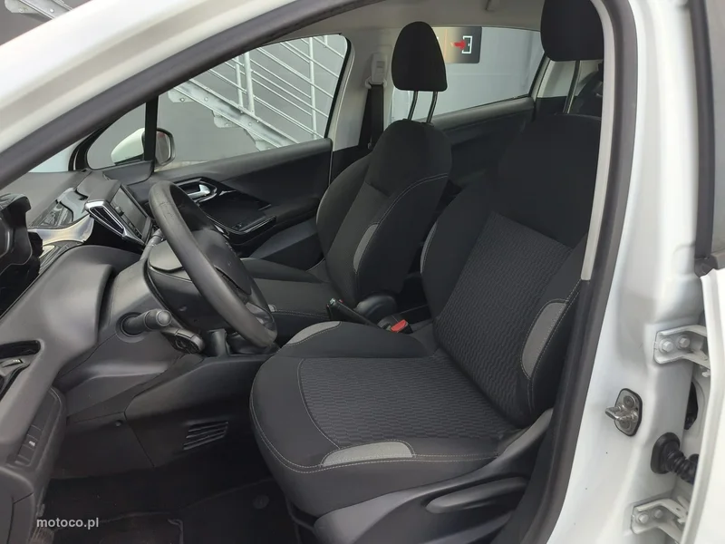 Peugeot 208 9