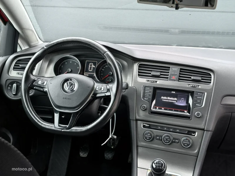 Volkswagen Golf VII 12