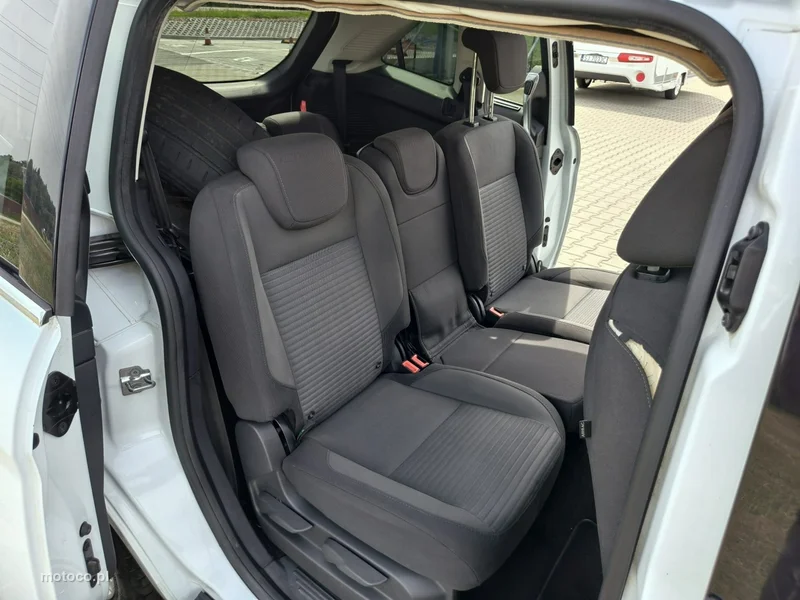 Ford Grand C-Max 16