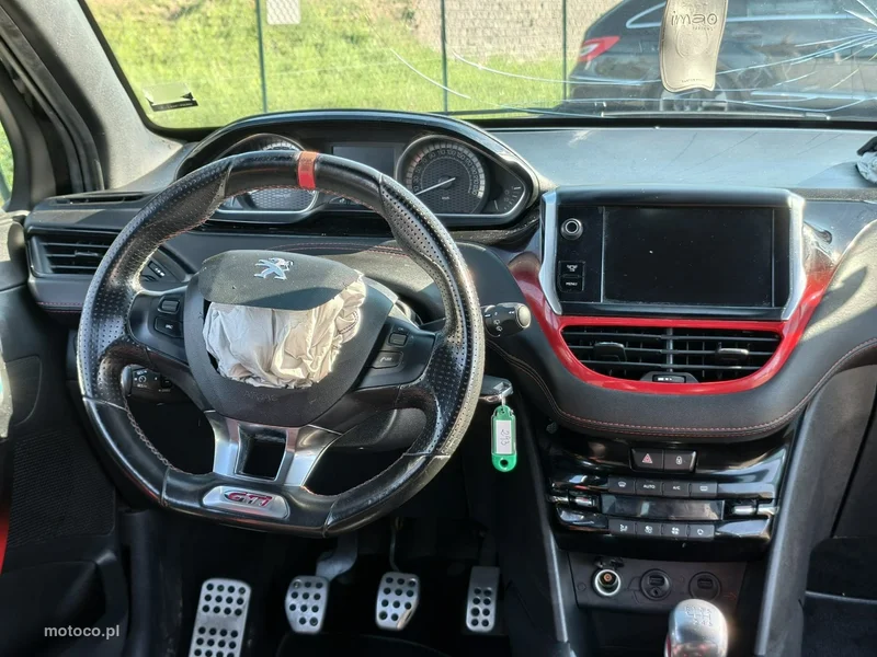 Peugeot 208 11