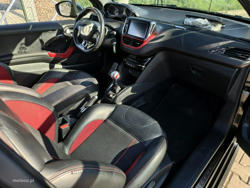 Peugeot 208 15