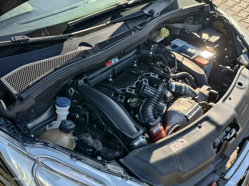 Peugeot 208 24