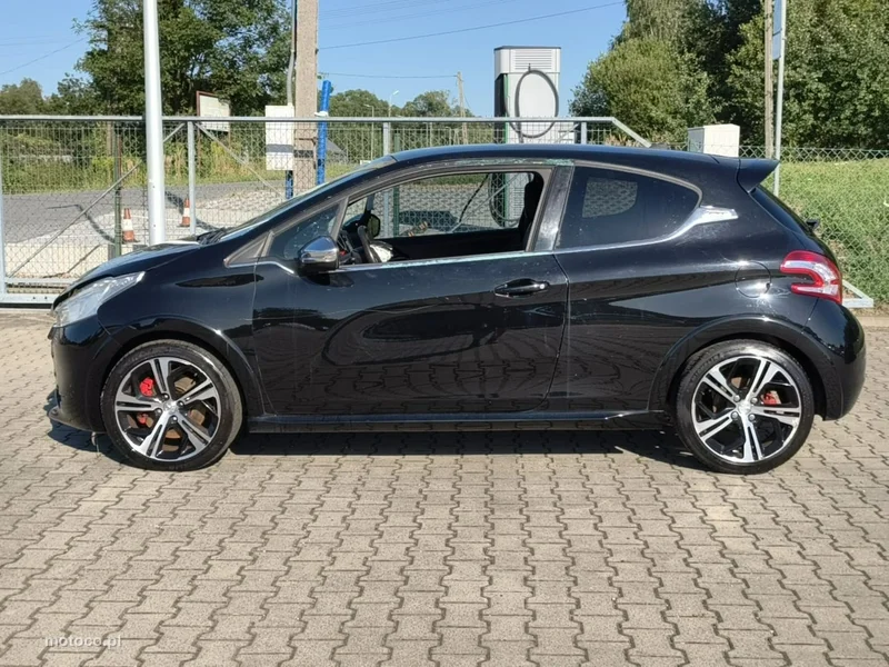 Peugeot 208 4