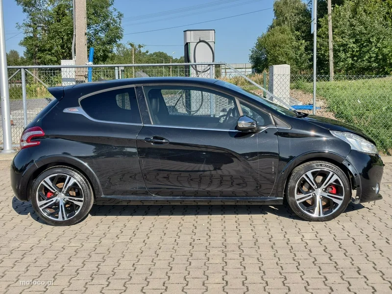 Peugeot 208 8