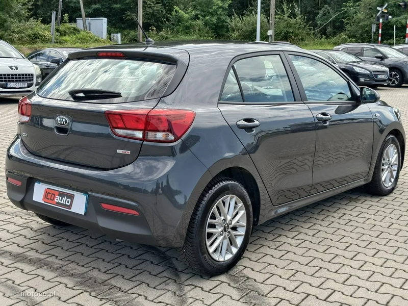 Kia Rio 7