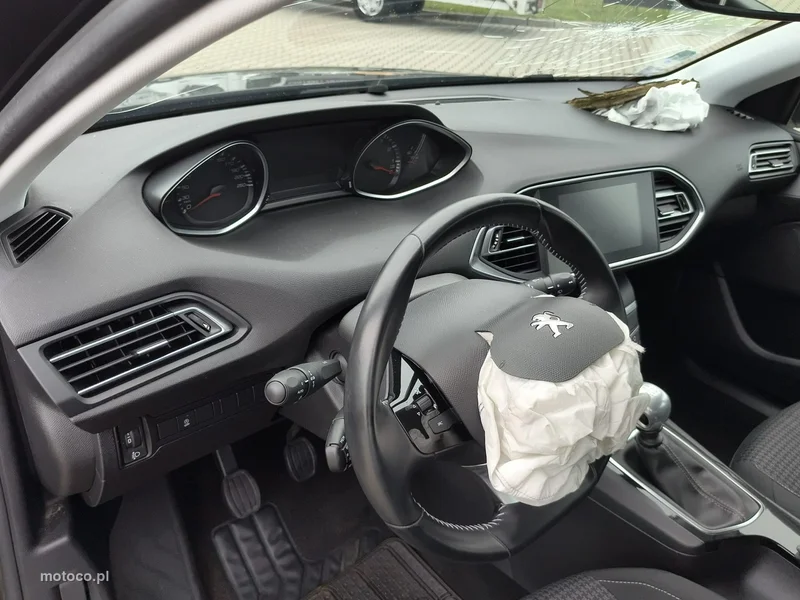Peugeot 308 11