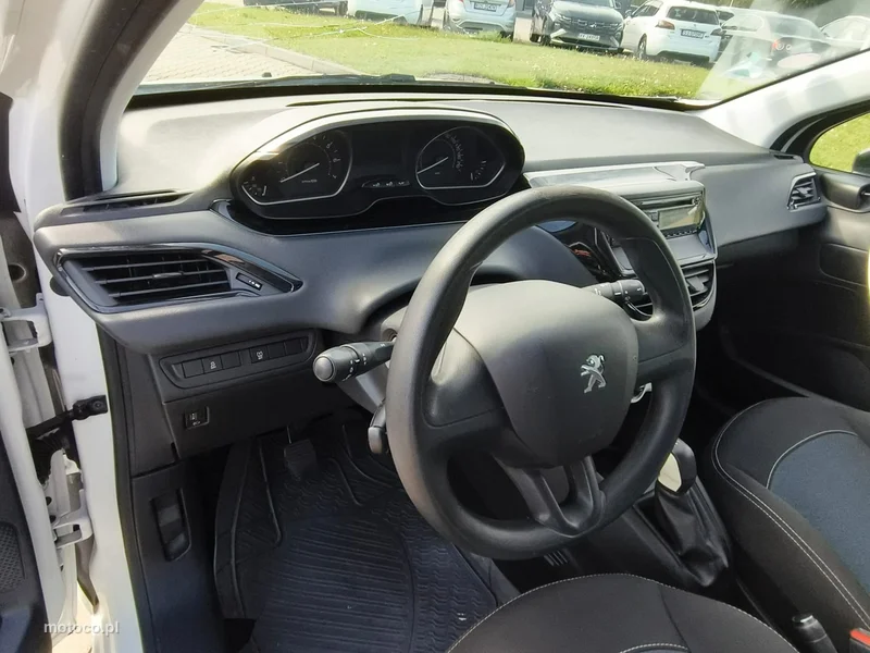Peugeot 208 11