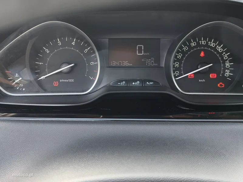 Peugeot 208 14