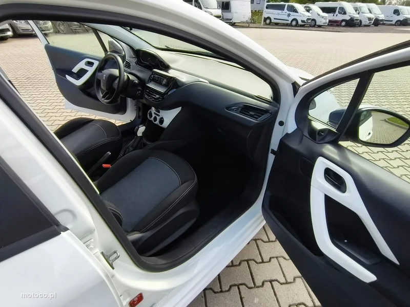 Peugeot 208 15