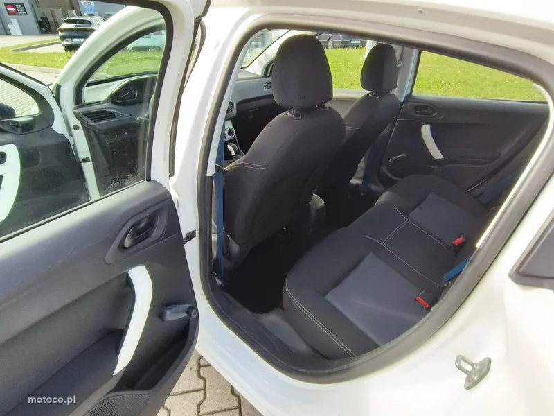 Peugeot 208 16
