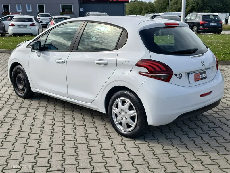 Peugeot 208 5