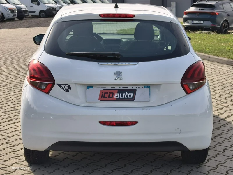Peugeot 208 6