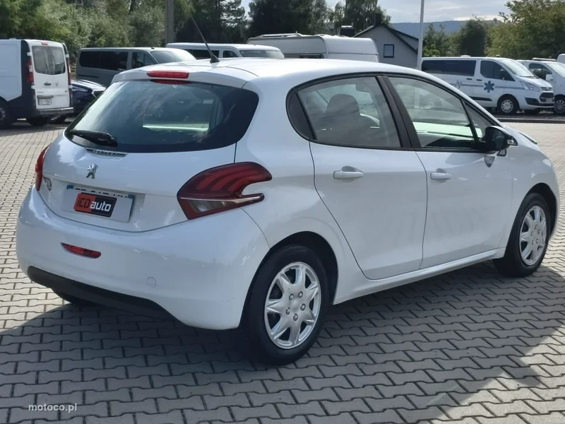 Peugeot 208 7