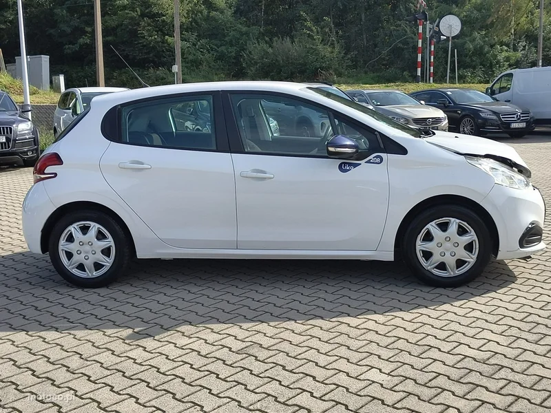 Peugeot 208 8
