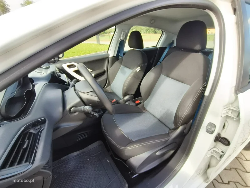 Peugeot 208 9