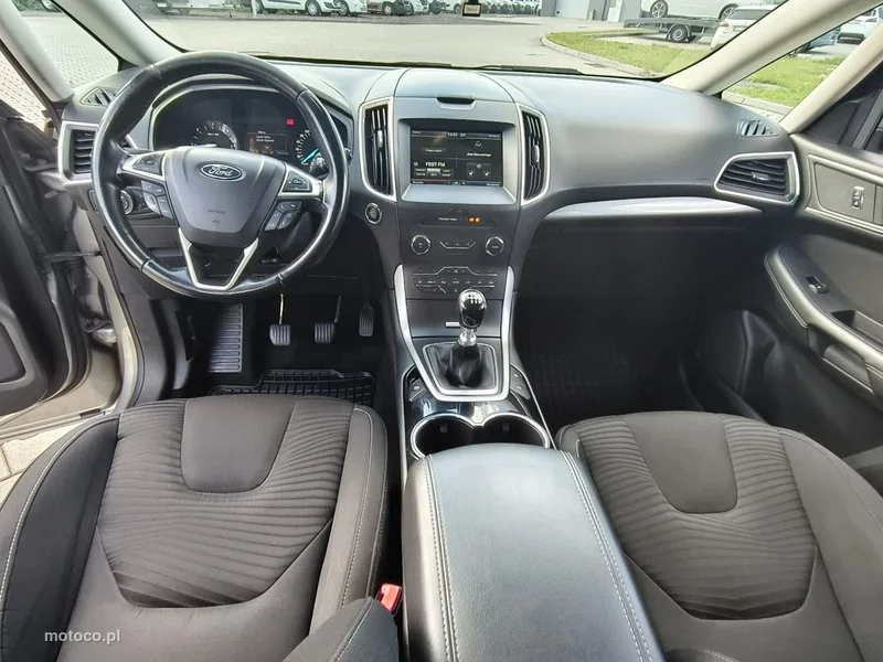 Ford S-Max II 12