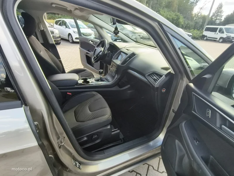 Ford S-Max II 16