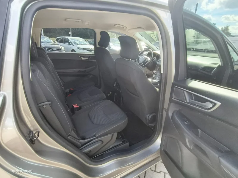 Ford S-Max II 18