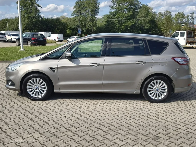 Ford S-Max II 4