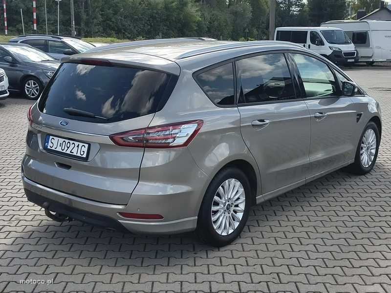 Ford S-Max II 7